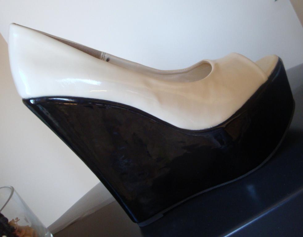 ZABÓJCZE KOTURNY!  rozmiar 39