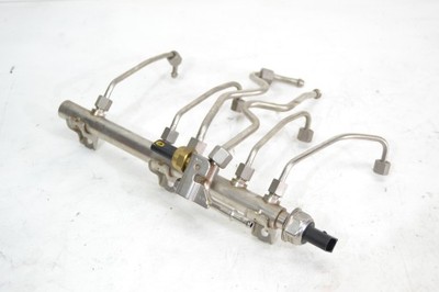 BMW 1 e8 2.0.i listwa wtryskowa 7562474