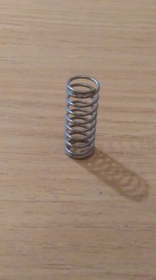 Sprężyna naciskowa NIERDZ. 1x10.2x26.2 3szt. (255)