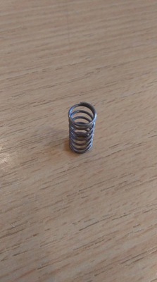 Sprężyna naciskowa fi 0.8x8.3x20 5 szt. (250)