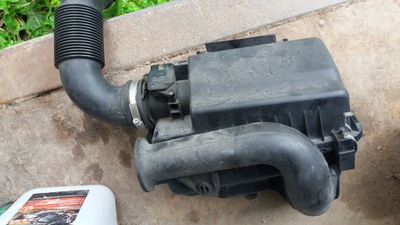 Toyota YarisII 1.4D4D obudowa filtra powietrza