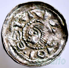 B. Śmiały 1058-1080 denar książęcy WSPANIAŁY