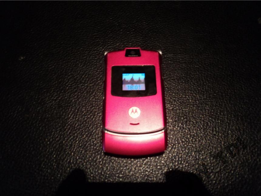 Motorola V3 różowa, pink, prawie jak nowa !!!