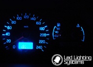 Kokpit podświetlony żarówkami LED