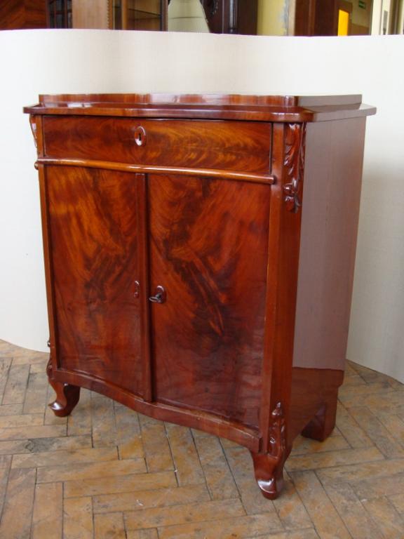 SZAFKA LUDWIK-FILIP, W OKLEINIE MAHONIOWEJ